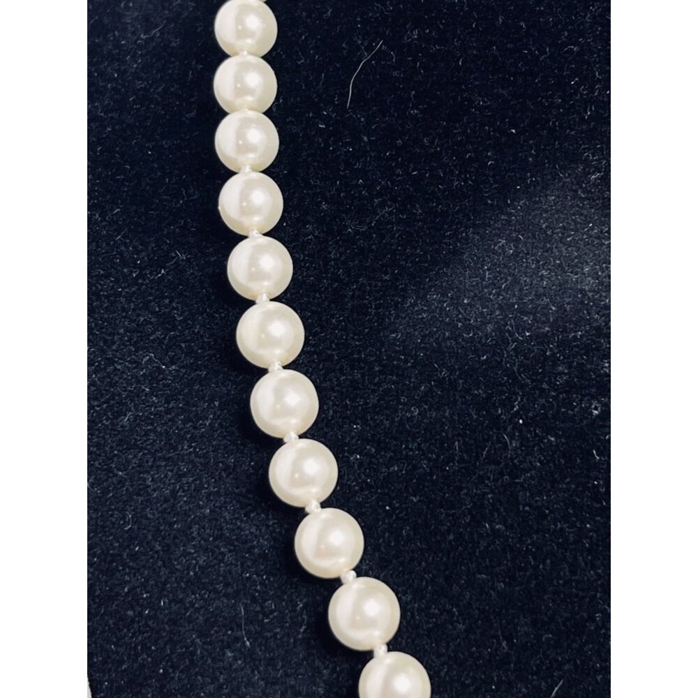 Vintage Single Strand White Faux Pearl Necklace (5383) - Picture 2 of 6
